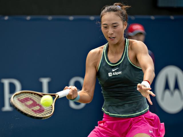 张奔斗：郑钦文又输给了绕不开的萨姆索诺娃