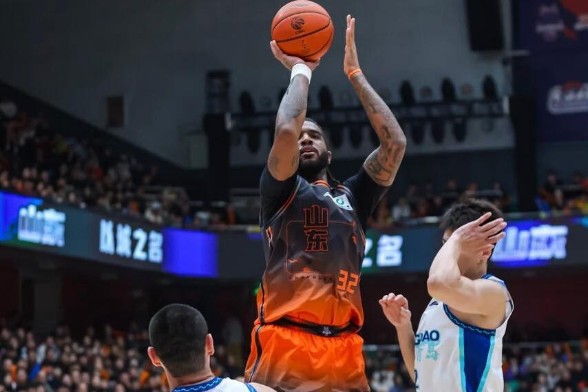 官网公告-山东男篮主场迎战浙江，内外线对决看点十足，期待克里斯持续爆发