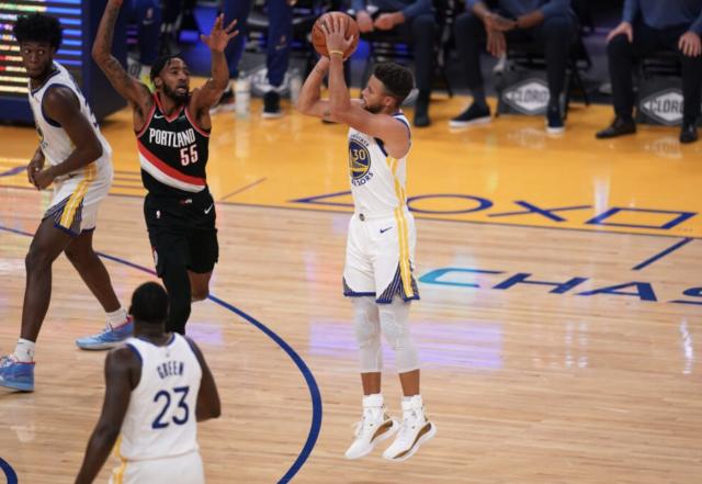 官网公告-侧翼防线被对手捅成蚂蜂窝 勇士面临棘手防守难题