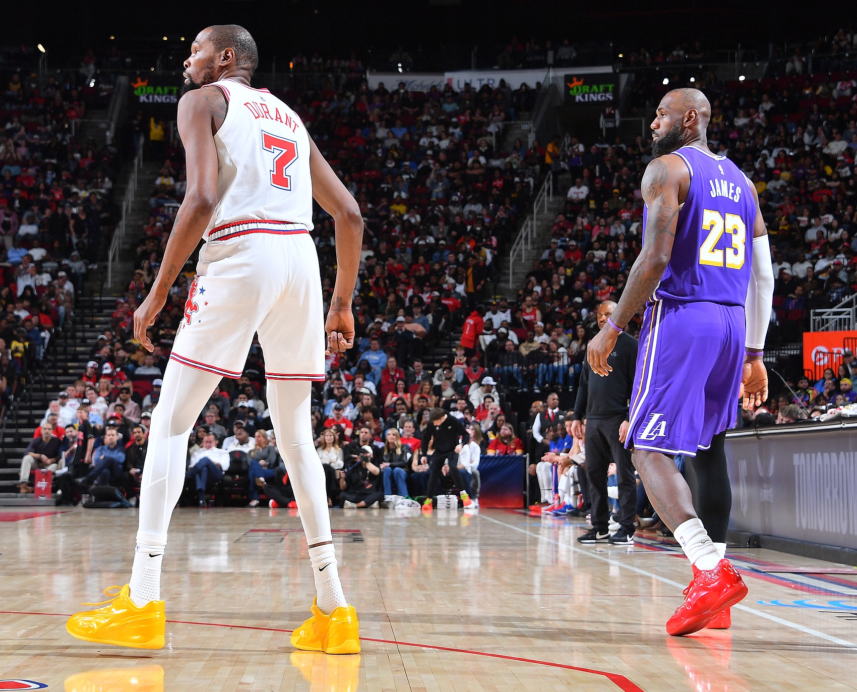 官方赛事平台-解说：火湖大战上演&amp;掘金再战老对手森林狼 看点拉满了